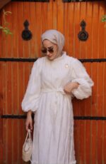 Broşlu Elbise - Görsel 2